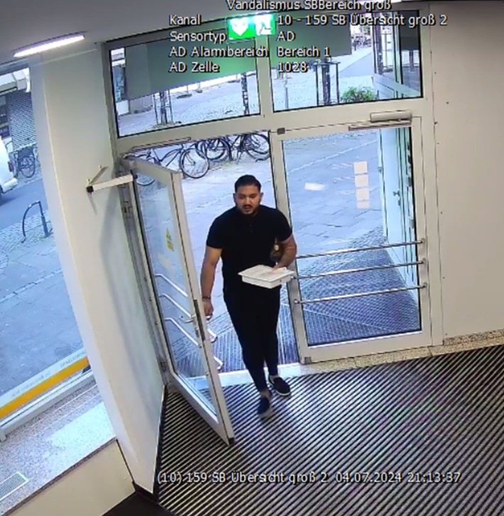 POL-OL: Öffentlichkeitsfahndung nach Betrug in Geldinstitut