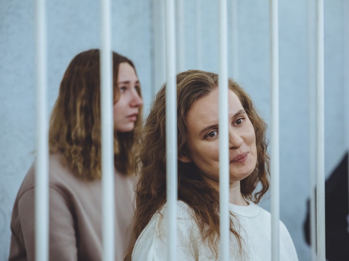 27-jahrige Journalistin Katsiaryna Andreyeva (rechts) und ihre 23 Jahre alte Kamerafrau Darya Ch.jpg