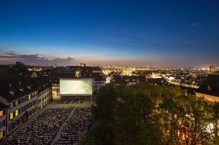 Erfolgreiches Allianz Cinema auf dem Münsterplatz