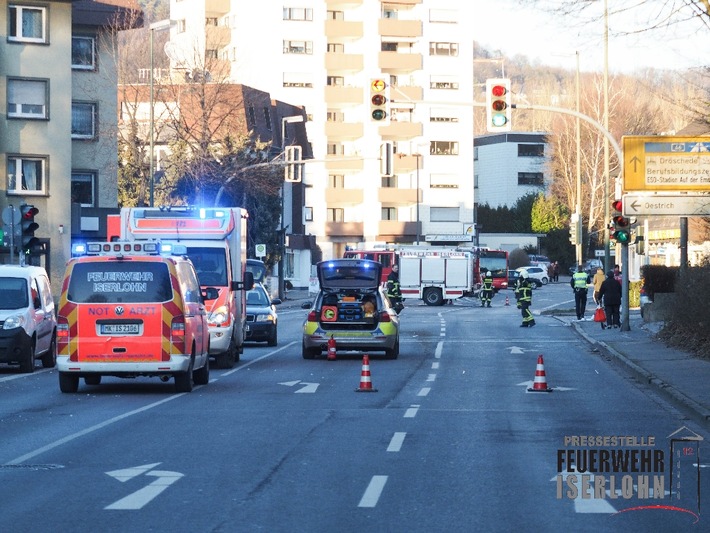 FW-MK: Schwerverletzte Person nach Verkehrsunfall