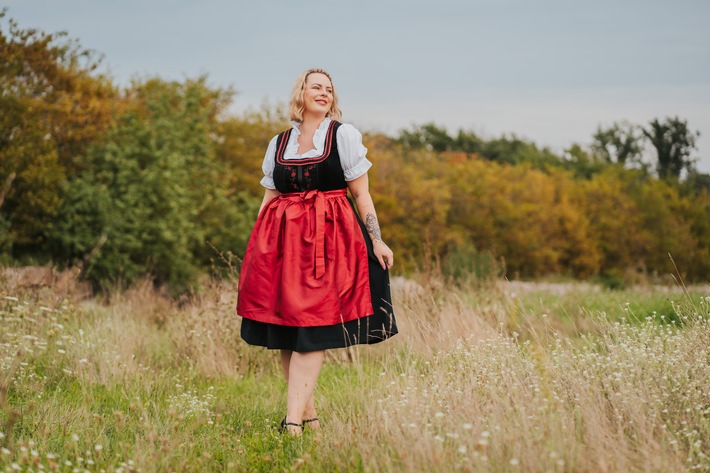 Dirndl für kurvige Frauen - eine Tracht für jeden Anlass und jede Figur