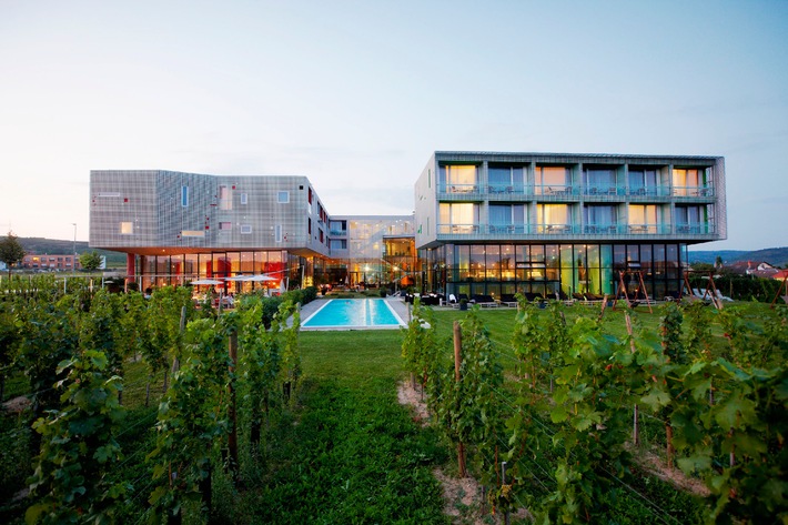 Frühling in den Weingärten: Weinsaisoneröffnung im wine &amp; spa resort
LOISIUM Hotel und der LOISIUM Weinwelt - ANHÄNGE