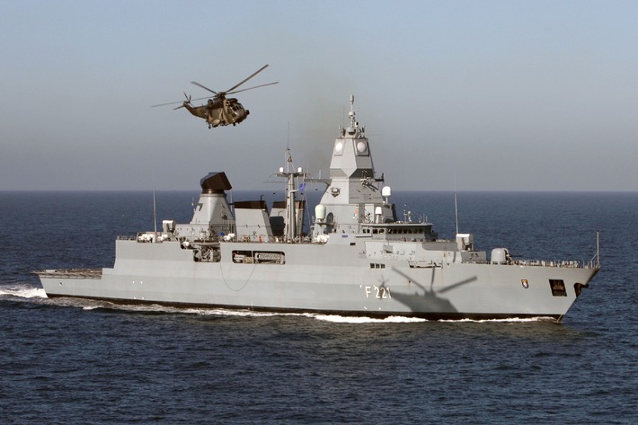 Fregatte &quot;Hessen&quot; wird Flaggschiff - 
Erstmalig führt eine Fregatte der Klasse 124 einen NATO-Verband (BILD)