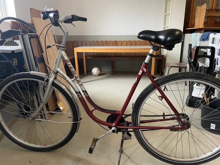 POL-ROW: ++ Post in der Feldmark entsorgt - Polizei ermittelt ++ Auf WhatsApp-Masche hereingefallen ++ Polizei stoppt zwei Drogenfahrten ++ Sittenser Polizei fragt: Wem gehören die gestohlenen Fahrräder? ++