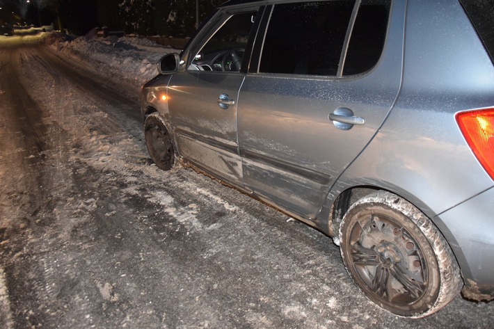 POL-HF: Verkehrsunfallflucht - Polizei sucht Zeugin