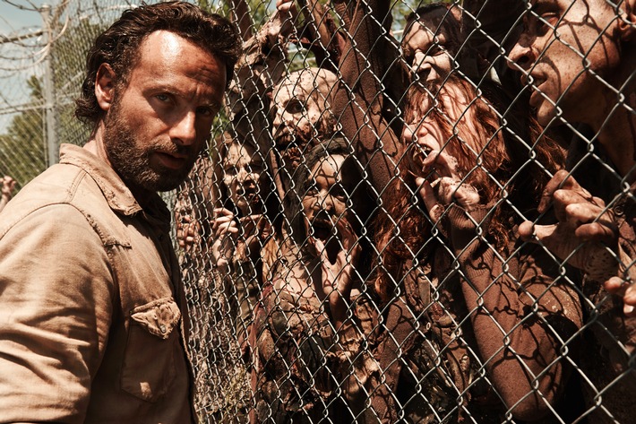 Schnellste Zombie-Invasion aller Zeiten: Fox zeigt 4. Staffel von &quot;The Walking Dead&quot; ab Folge 9 bereits 24 Stunden nach der US-Premiere (BILD)