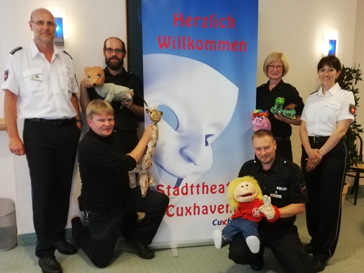 POL-CUX: Pädagogische Puppenbühne der Polizei beendet Spielsaison in der Polizeiinspektion Cuxhaven