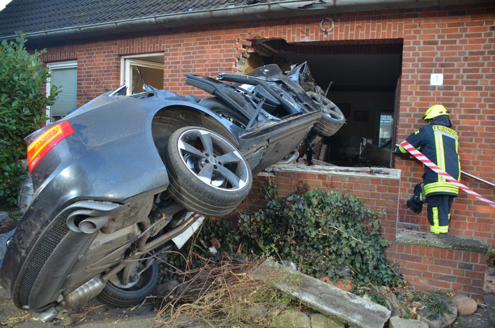 POL-STD: 27-jähriger Autofahrer bei Unfall in Bargstedt schwer verletzt