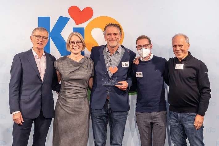 Transplantationspreis für Kinderlungenspezialist aus Hannover / PD Dr. med. Nicolaus Schwerk erhält Helmut-Werner-Preis der Kinderhilfe Organtransplantation