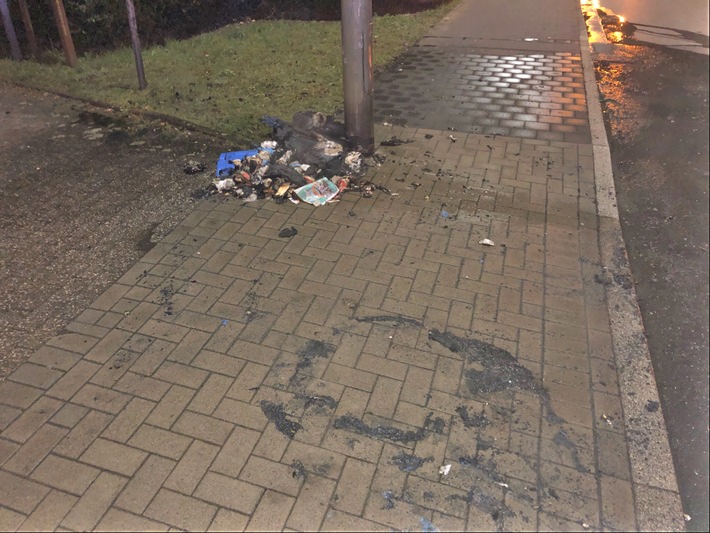 POL-ME: Mülltonne abgebrannt - Polizei ermittelt - Erkrath - 2104010