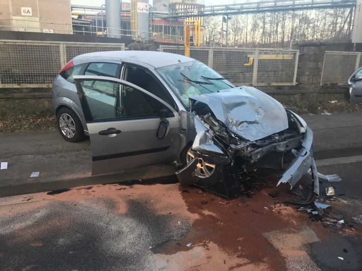 FW-Stolberg: Mehrere Verkehrsunfälle - schwer verletzter Autofahrer