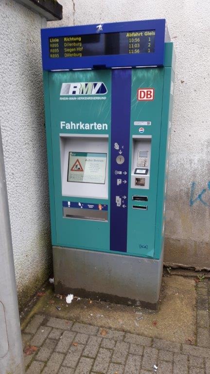 BPOL-KS: Fahrausweisautomat erheblich beschädigt