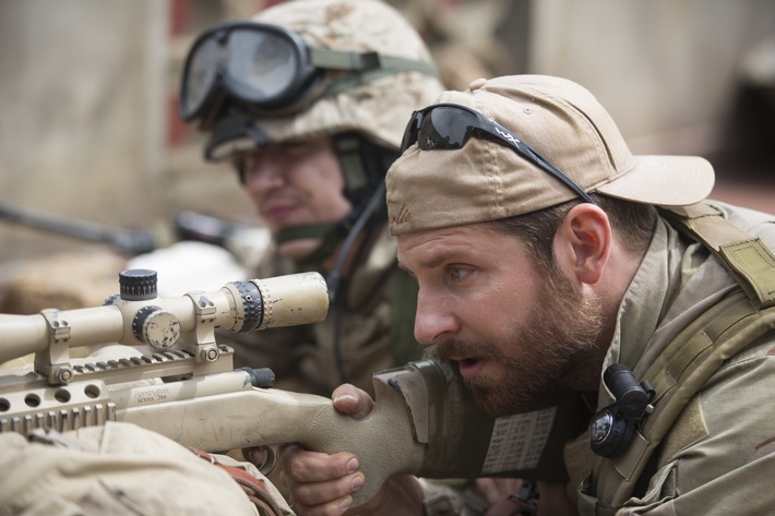 Bradley Cooper als &quot;American Sniper&quot; in Clint Eastwoods OSCAR® prämiertem Meisterwerk