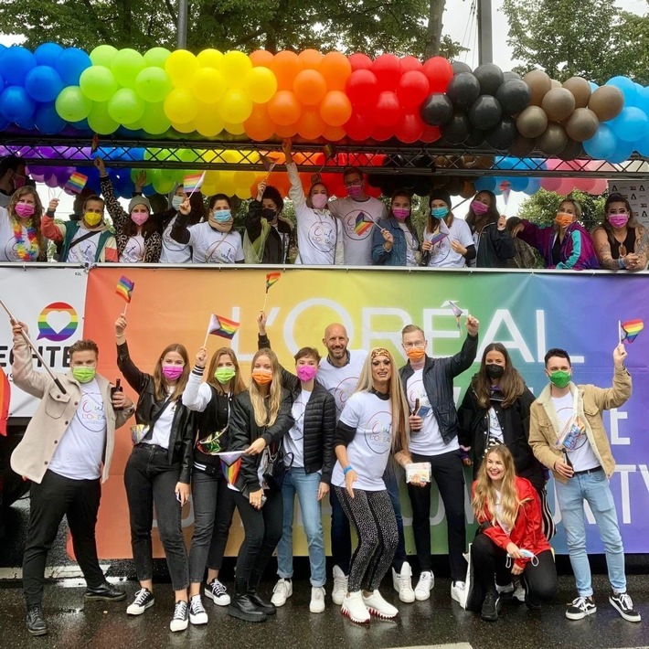 PRIDE Index 2022 / L&#039;Oréal erstmals unter den Top 10 der LGBTIQ-freundlichen Unternehmen in Deutschland