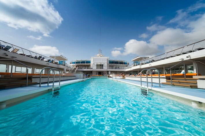 TUI Cruises gewinnt Kreuzfahrt Guide Award 2015 / Mein Schiff 4 hat das beste Sport &amp; Wellness-Angebot des Jahres