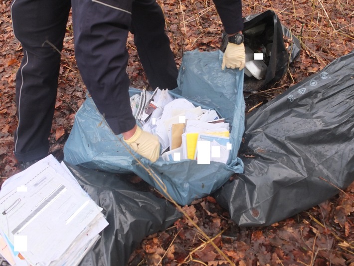POL-DN: Müll entpuppte sich als nicht zugestellte Post