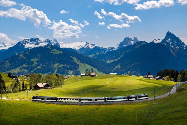 Dank Gstaad Card das ganze Jahr kostenfrei ÖV fahren