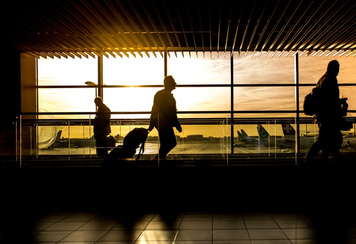 silhouette-of-person-in-airport-227690 (1).jpg