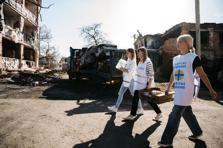 Jahrestag Ukraine-Krieg: Caritas warnt vor wachsender Not / Caritas-Hilfen erreichen 1,5 Millionen Menschen - Sorgen wegen massiver Finanzierungslücke nach drastischen Kürzungen bei USAID