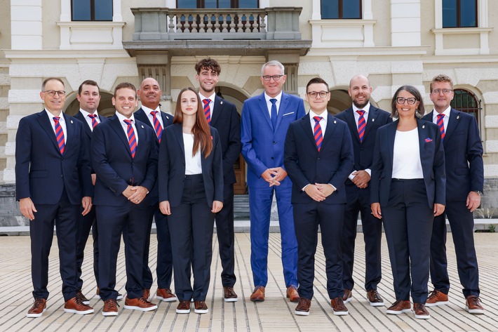Bildungsminister Daniel Oehry verabschiedet Delegation für EuroSkills 2025