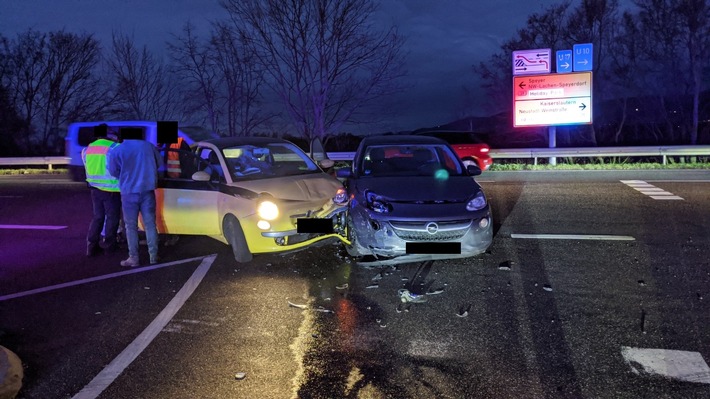 POL-PDNW: Neustadt/Weinstraße - B39 - Verkehrsunfall mit leichtverletzter Person