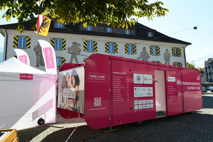 PINK CUBE heute in Altdorf: Brustkrebsvorsorge auf dem Lehnplatz