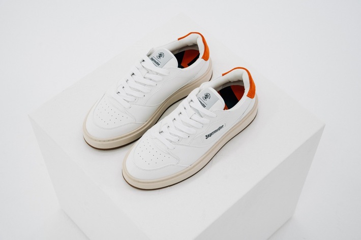 Jägermeister bringt eigenen Sneaker „The Curt“ auf den Markt