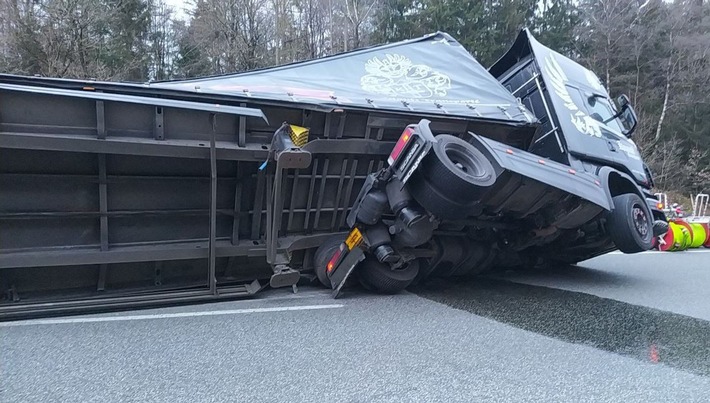 POL-VER: Nach Unfall: A27 für Stunden gesperrt