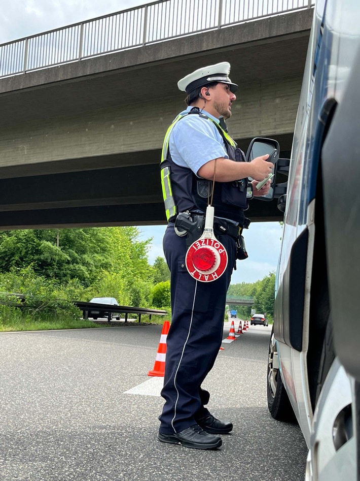 POL-REK: 240522-3: Verkehrsüberwachung auf der B 59 - Polizei ahndet etwa 130 Verstöße