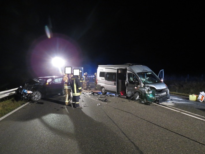 POL-PPTR: Drei Schwerverletzte sind die Folge eines Unfalles, der sich am Sonntagabend, dem 09.10.16, um 23.25 Uhr auf der B 51 zwischen den Anschlussstellen Olzheim und Reuth ereignete.