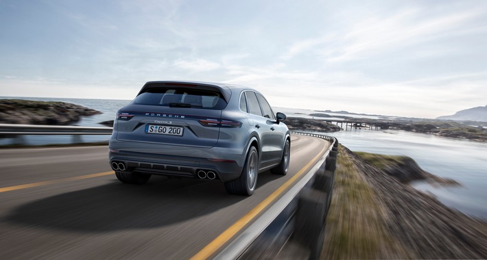 La troisième génération du Porsche Cayenne sur la ligne de départ / Nouveaux moteurs, nouveau châssis, système de commandes innovant, et plus de connectivité