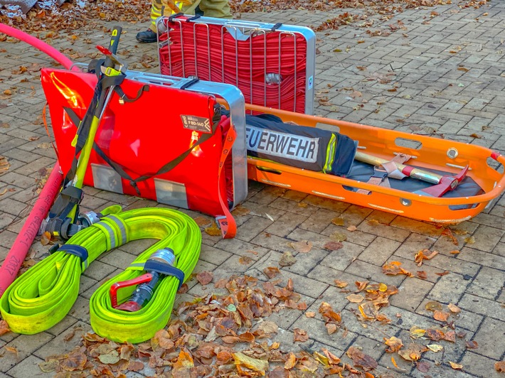 FW Dresden: Information zum Einsatzgeschehen der Feuerwehr Dresden vom 26. April 2021