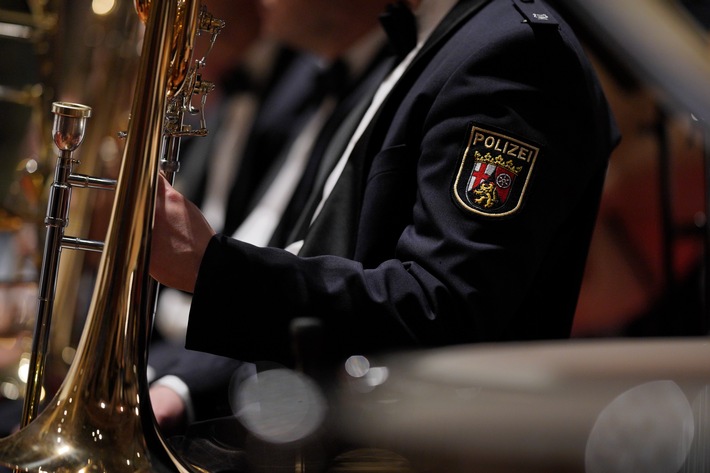 PP-ELT: Gemeinsames Adventskonzert des Landespolizeiorchesters Rheinland-Pfalz mit der Polizeiseelsorge Rheinland-Pfalz Übertragung im Internet