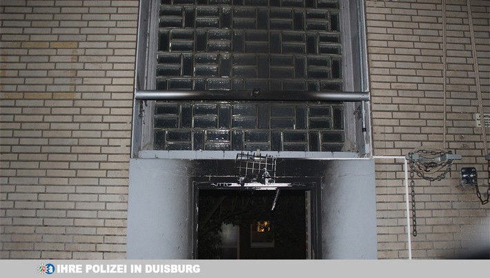 POL-DU: Ruhrort: Brand in Sporthalle - Zeugen gesucht