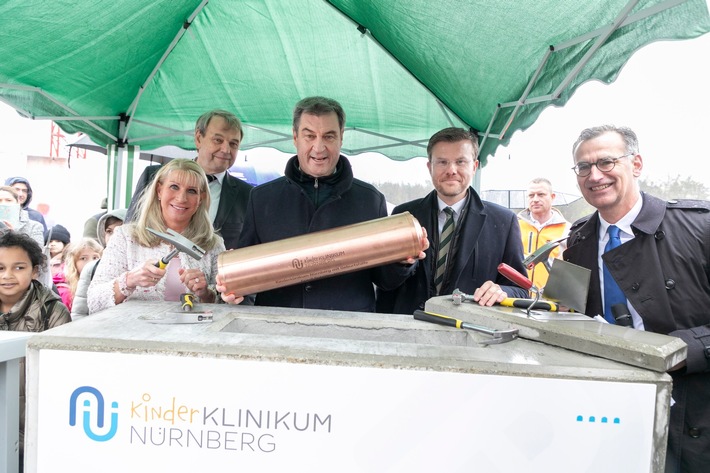 Feierliche Grundsteinlegung für das neue Kinderklinikum Nürnberg mit Geburtshilfe mit Ministerpräsident und Oberbürgermeister