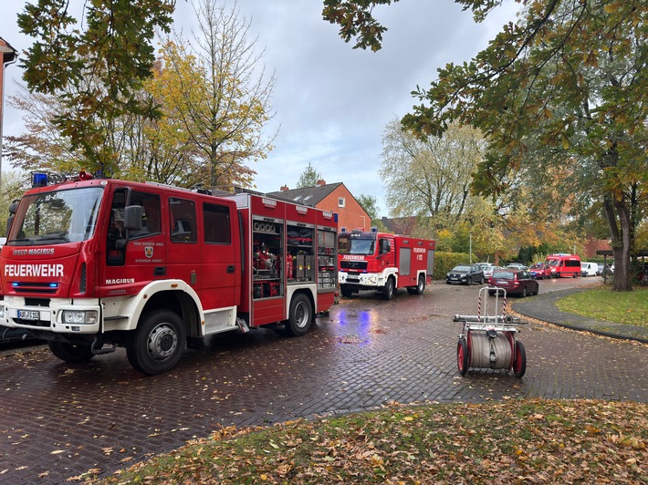 FW-AUR: Essensreste auf Herdplatte verkohlt