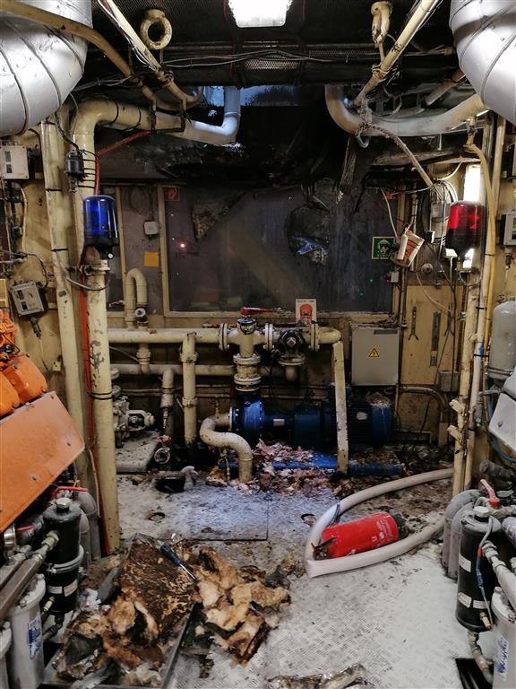 PP-ELT: Brand auf Fahrgastkabinenschiff