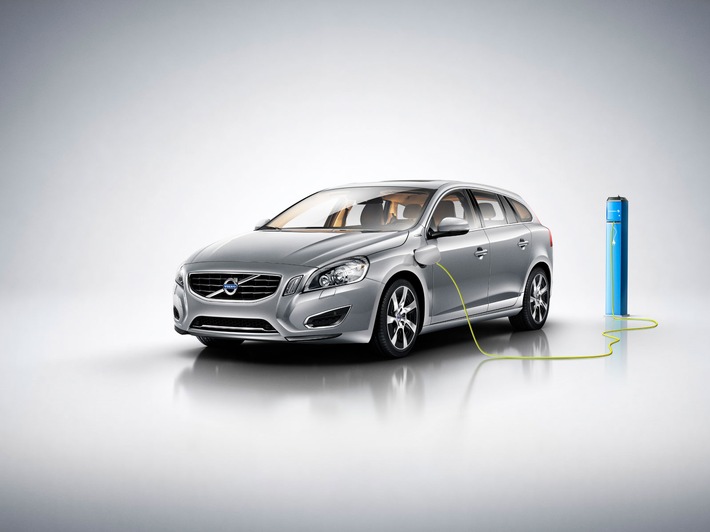 "Switch to Pure" Tour macht mit Volvo V60 Plug-in Hybrid im HB Zürich Halt