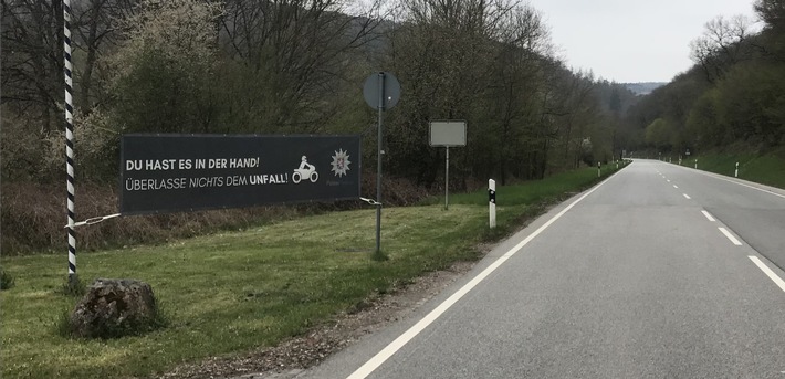 POL-RTK: Gartenhütten beschädigt +++Holzzaun von Schule beschädigt +++ Motorradkontrollen am Wochenende und Banner angebracht