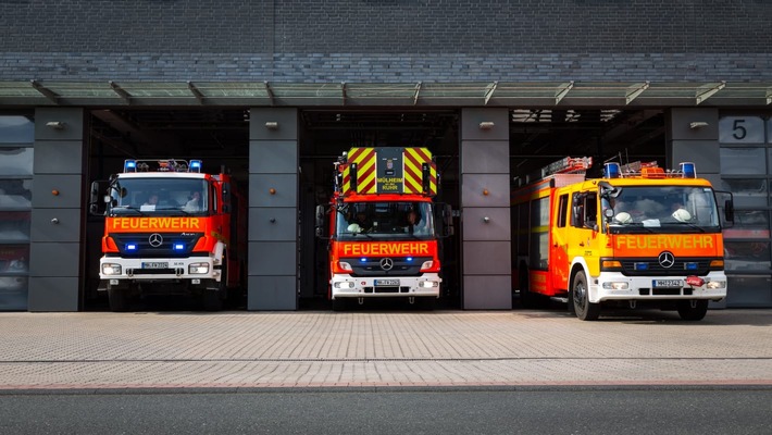FW-MH: Brand in Gewerbebetrieb im Rhein-Ruhr-Hafen - Feuerwehr verhindert Ausbreitung