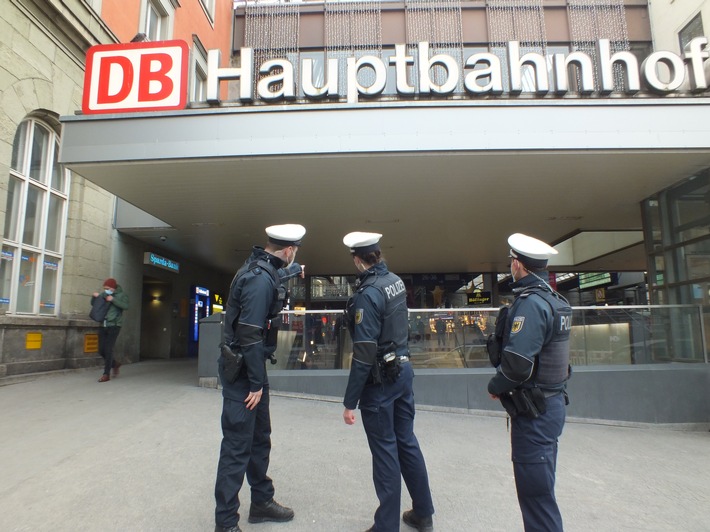 Bundespolizeidirektion München: Körperliche Auseinandersetzung / Passanten greifen schlichtend ein