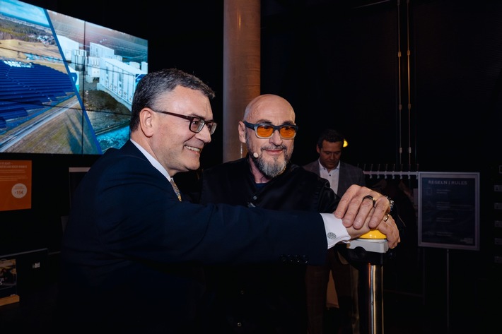 Solarpark an der Jochen Schweizer Arena feierlich eröffnet