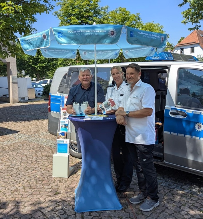 POL-DA: Fürth: Hessenweite Sommerkampagne zum Thema Einbruchschutz/Polizei und Bürgermeister beraten und geben Tipps
