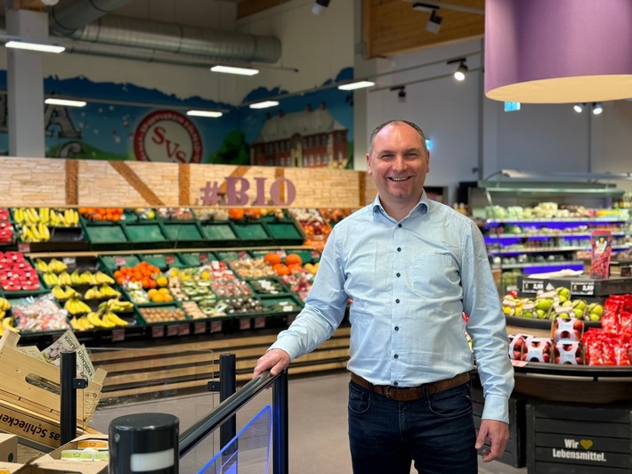 Existenzgründer Gordon Ahrens übernimmt EDEKA-Markt in Sülfeld