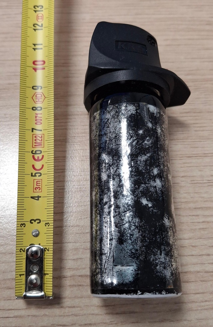 BPOL NRW: Bundespolizei stoppt Pfefferspray im Handgepäck am Flughafen Köln/Bonn