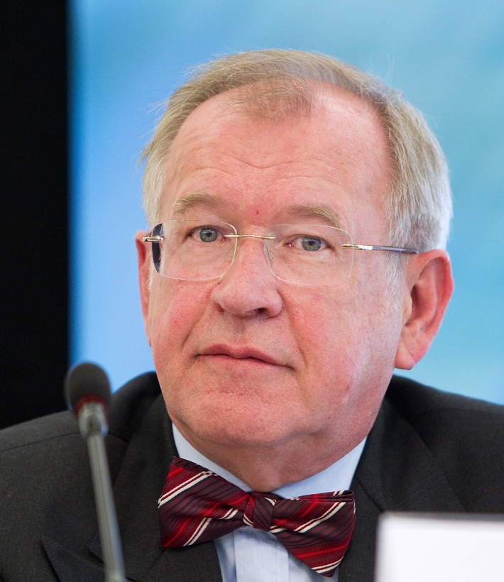 Gerd Backes als VCI-Vorsitzender für Baden-Württemberg wiedergewählt / Chemische Industrie im Land fordert Augenmaß beim Landesklimaschutzgesetz