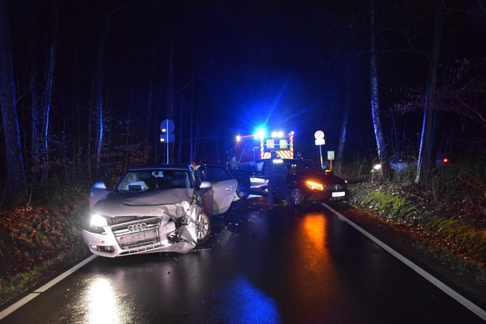 POL-HF: Zusammenstoß auf der Stadtholzstraße- Beide Fahrerinnen verletzt