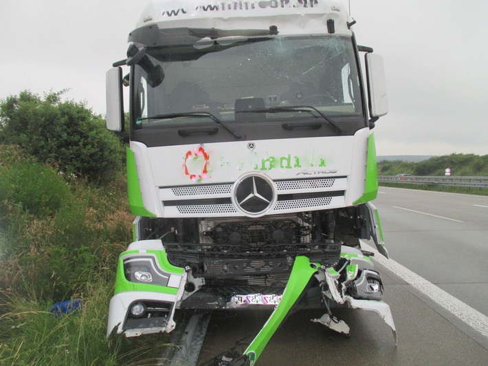 API-TH: betrunkener Lkw-Fahrer verursacht zwei Verkehrsunfälle