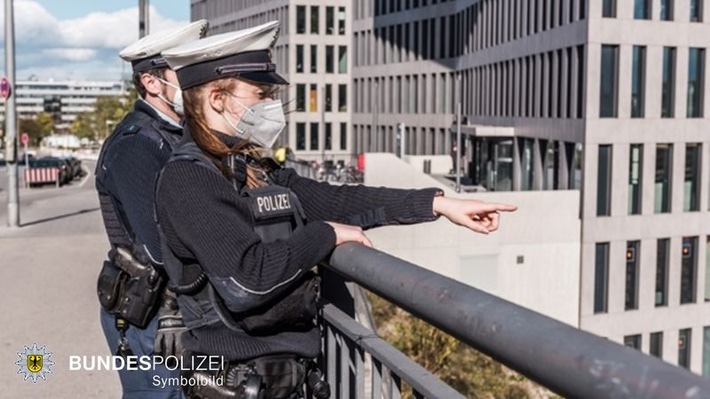 Bundespolizeidirektion München: Sturz ins S-Bahngleis endet glimpflich / 19-Jähriger kann sich vor einfahrender S-Bahn selbständig zur Seite drehen