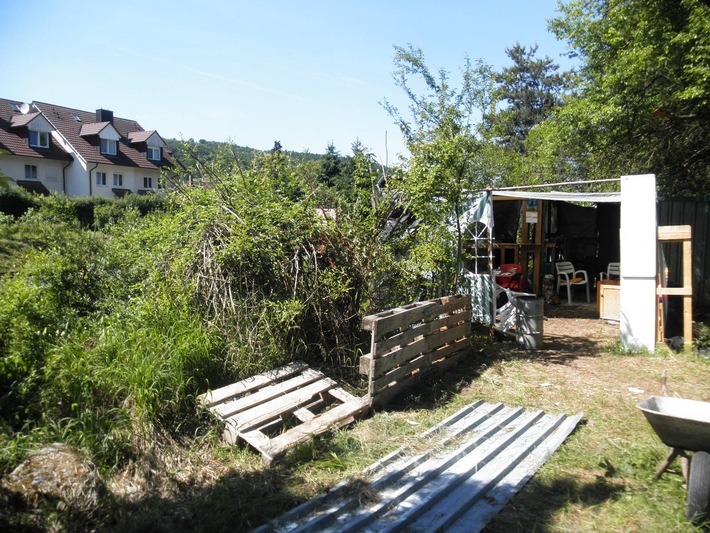 BPOLI-KN: Wellblechhütte als "Jugendtreff" - Bundespolizei warnt vor unbefugten Gleisüberschreitungen in Stahringen und Radolfzell